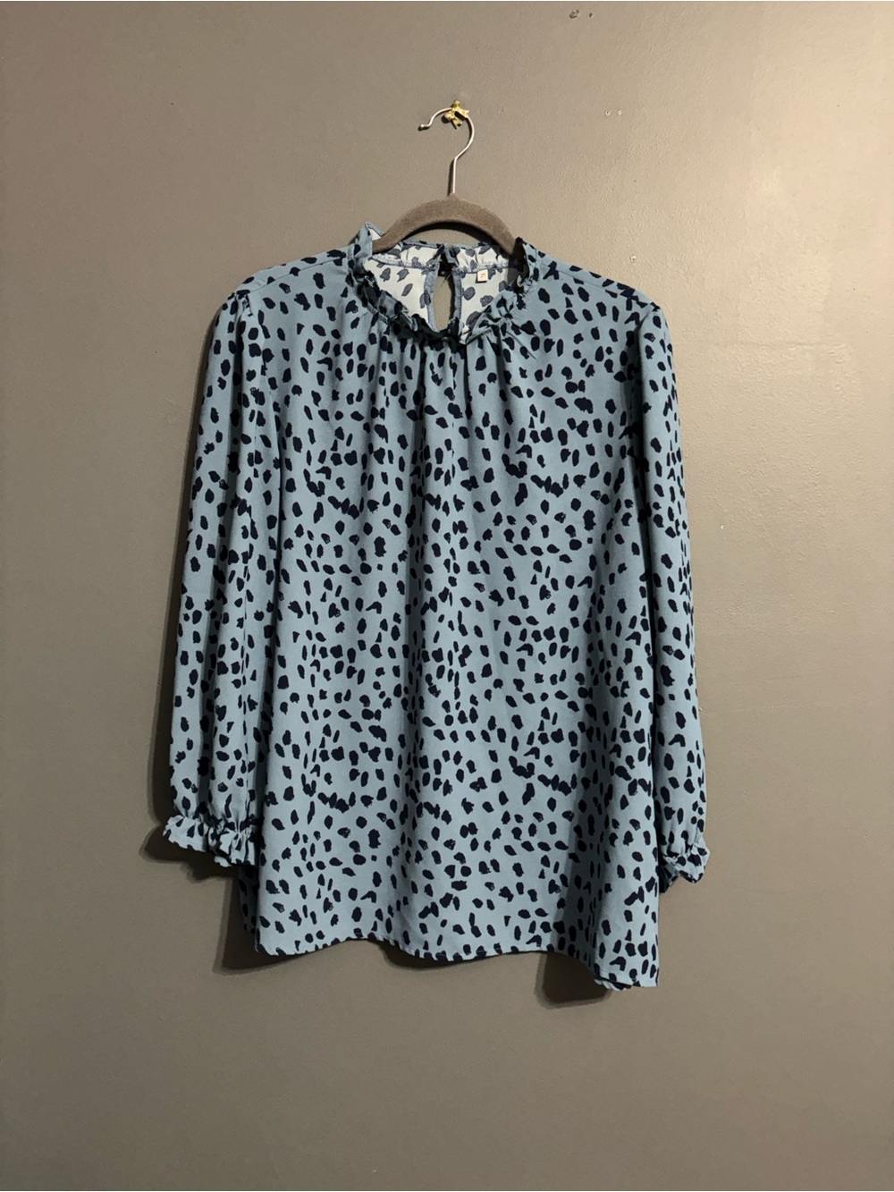 Womens Blue Animal Print Long Sleeve Ruffle High Neck Keyhole Blouse XL